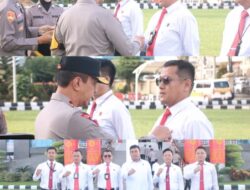 Kapolda Sumsel, Berikan Penghargaan Pin Emas saat Apel Pagi