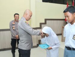 Polres Langsa Berikan Beasiswa untuk Siswa Berprestasi di Hari Bhayangkara ke-78