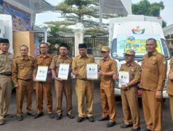 Sekda H. Eman Suherman serahkan Empat Mobil Maskara.