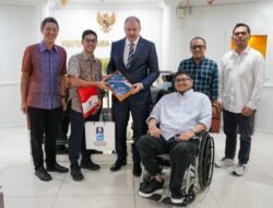 Kemenpora RI Terima Kunjungan Direktur IIHF, Bahas Program Pengembangan Hoki Es Indonesia
