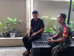 Kerjasama Babinsa Desa Jeruk dan Ketua Karang Taruna