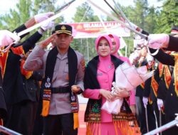 Tradisi Pedang Pora Sambut Kapolres Bener Meriah AKBP Tuschad Cipta Herdani