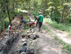Pembangunan Infrastruktur Desa Gunung Hidupkan Budaya Gotong Royong