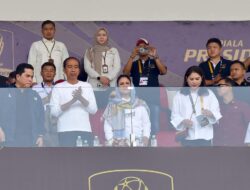 Presiden Joko Widodo Bersama Ibu Iriana Saksikan Turnamen Piala Presiden 2024