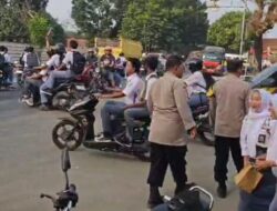 Polsek Palasah Cek TKP Dugaan Tawuran Antar Pelajar di Jalan Raya Cirebon-Bandung