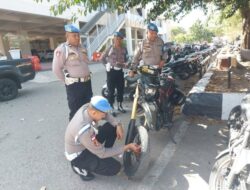 Provost Polda NTT Memperketat Disiplin Anggota dengan Sweeping Kendaraan Bermotor di Mapolda
