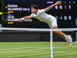 Carlos Alcaraz Kerja Keras Lolos ke Perempat Final Wimbledon
