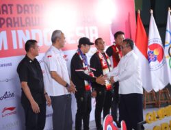 Jemput Atlet Balap Sepeda Bernard Van Aert di Bandara, Kemenpora Harap Terus Semangat Berprestasi