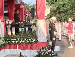 Berlangsung Khidmat, Dandim Sebagai Irup Pada Upacara Penurunan Bendera di GGM Majalengka