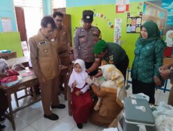 Babinsa Koramil Cikijing Melaksanakan Pendampingan Launching Bias Campak dan HPV di SD Rawa I