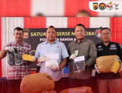 4,3 KG Ganja dan 991,09 Gram Sabu, Gagal Diselumdupkan Lewat Bandara Sultan Iskandar Muda. Tiga Orang Diamankan.