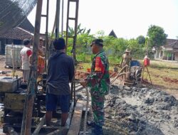 Babinsa Berjibaku Bersama Warga, Bantu Pembuatan Sumur Bor untuk Atasi Krisis Air