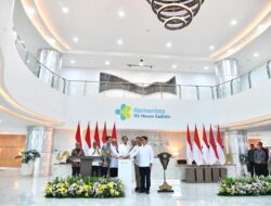Presiden Jokowi, Resmikan Gedung Pelayanan Kesehatan Ibu dan Anak Rumah Sakit Hasan Sadikin Kota Bandung.