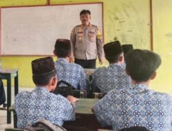 Kapolsek Leuwimunding Berikan Pembinaan kepada Siswa MTs Nurul Ulum, Fokus pada Pencegahan Kejahatan