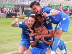 Persib Permalukan Persija Lewat Duel Sepuluh Pemain