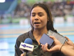 Perenang Azzahra Catatkan Hattrick Medali Emas PON