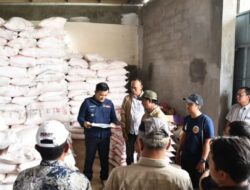 Pj Bupati Majalengka, Memantau Ketersedian Pupuk di Wilayah Jatitujuh.