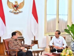 Presiden Joko Widodo, Menerima Kunjungan Presiden ke-6 Republik Indonesia di Istana Merdeka Jakarta.
