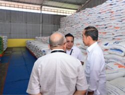 Presiden Joko Widodo, Lakukan Peninjauan Ketersediaan Beras Nasional yang Dikelola oleh Bulog.