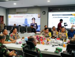 Kapolri Bersama Panglima TNI Meninjau Posko 91 Command Center Nusa Dua Ops Puri Agung II-2024