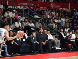 Menpora Dito Tonton Serunya Game Pertama Laga IBL OASIS+ All Indonesian antara Satria Muda Pertamina vs Pelita Jaya