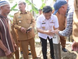 Kebahagiaan Warga Desa Nunuk Baru, saat Pemasangan Pal Batas Tanah.