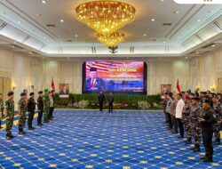 Wapres RI Menerima Penyematan Brivet Kehormatan “Hiu Kencana”, Wadankorbrimob Polri Hadir Menyaksikan Langsung
