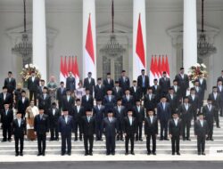 Presiden Prabowo Subianto Didampingi Wakil Presiden Gibran Rakabuming Raka Melantik Menteri Kabinet Merah Putih masa jabatan 2024-2029 di Istana Negara Jakarta.