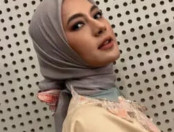 Sedang Digugat Cerai, Paula Verhoeven Tetap Mempesona di Catwalk JFW