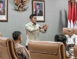 Seskab Berikan Arahan Kepada Jajaran