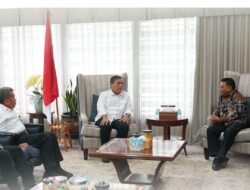 Kepala Staf Kepresidenan, Menerima kunjungan Direktur Utama PT Pindad.