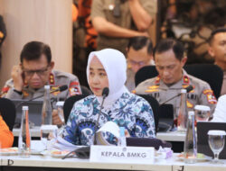 BMKG Prediksi Potensi Cuaca Ekstrem Selama Libur Nataru di Jawa dan Bali