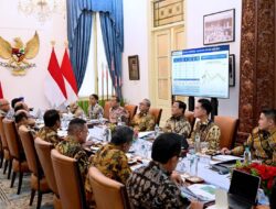 Presiden Prabowo Subianto Pimpin Rapat Terbatas Bersama Menteri Kabinet Merah Putih