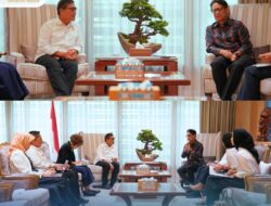 Kepala Staf Kepresidenan, Menerima Kunjungan Menteri Kesehatan di Gedung Bina Graha Jakarta.