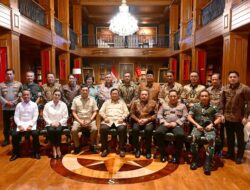 Presiden Prabowo Subianto, Gelar Rapat Terbatas di Kediaman Pribadinya di Hambalang.