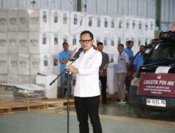 Lepas Distribusi Logistik PSU Banjarbaru, Wamendagri Bima Arya: Jangan Ada PSU di Atas PSU