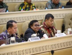 Rapat Bersama Komisi II DPR RI, Wamendagri Ribka Jelaskan Upaya Kemendagri Awasi Pengelolaan Keuangan Daerah