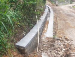 Cara Jitu Korupsi, Pekerjaan TPT di Desa Cinambo Kec.Bantarujeg, Diduga Tanpa Ada Papan Proyek.