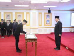 Lantik 22 Pejabat Fungsional, Sekjen Kemendagri Tekankan Pentingnya Pemberdayaan Pegawai