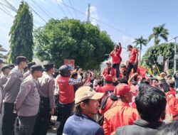 Polres Majalengka Gelar Pengamanan Aksi Unjuk Rasa di Depan Pengadilan Negeri Majalengka