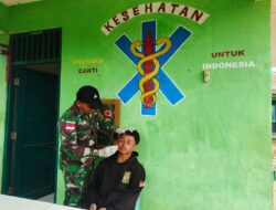 Bantuan Pengobatan Korban Kecelakaan Lalu Lintas Oleh Pos Kout Satgas Pamtas Yonkav 3/AC