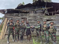 Di Bawah Atap Retak, TNI Hadir Bawa Harapan: Karya Bhakti untuk Mama Sakola