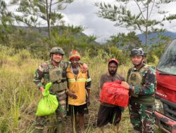Satgas TNI Anjangsana ke Kampung Wako: Loreng Menyapa dengan Hati