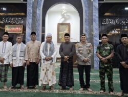 Sholat Subuh Berjama’ah Warnai Kebersamaan TNI dan Warga Jatiwangi di Masjid Al-Huriah