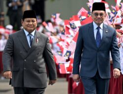 Presiden Prabowo Subianto Menyambut Kedatangan Perdana Menteri Malaysia di Istana Merdeka