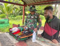 Satgas Yonif 131/Brajasakti Selalu Hadir Dalam Membantu Kesulitan Masyarakat Perbatasan Papua