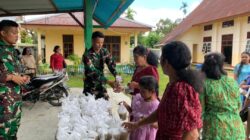 Minggu Penuh Damai, Satgas Yonif 131/Brajasakti Berbagi Kasih di Gereja GKI Perbatasan Papua