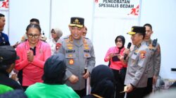 Kapolri Bagikan Sembako dan Alat Bantu Disabilitas di Puncak Bakti Kesehatan