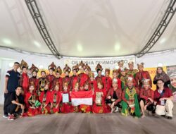 Harumkan Nama Bangsa Indonesia SMA Labschool Kebayoran Sabet Juara Umum di Festival Folklore Internasional ke-21