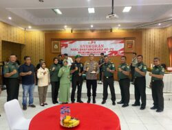 Kapolres Majalengka Terima Kejutan Kue Ulang Tahun Hari Bhayangkara ke-79 Dari Dandim 0617